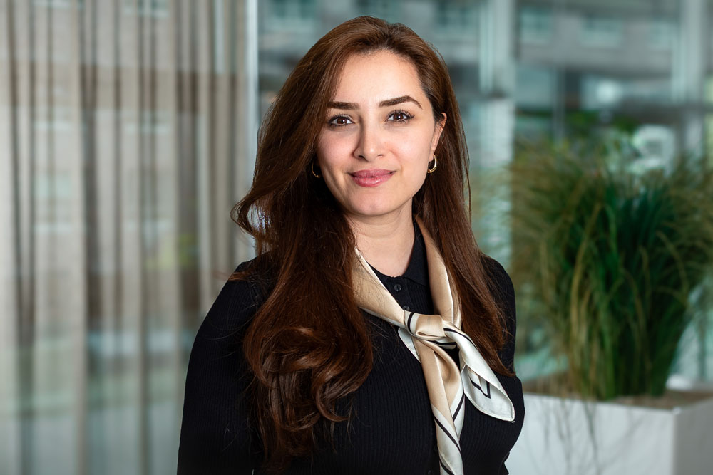 Portretfoto van Farnaz Sadeghi, Werkvoorbereider